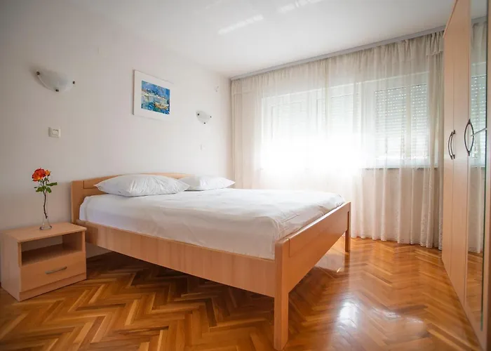 Nina Apartament *