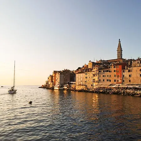 Nina Апартаменты Ровинь